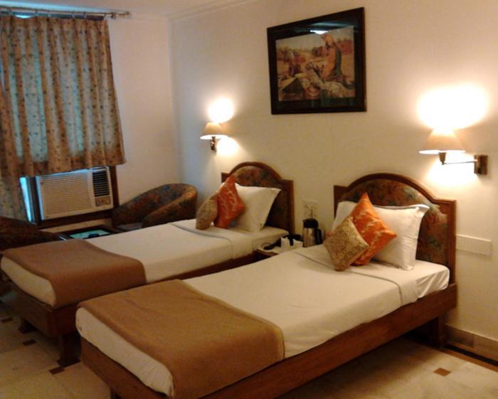 Hotel Diana Palace Τζαϊπούρ Εξωτερικό φωτογραφία